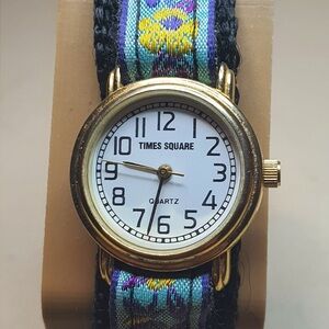🦋10/$20🦋 Times Square Goldtone/White Nylon Women's Watch